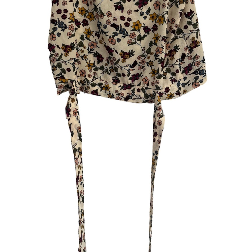 Floral Ruffle Blouse - Picture 2 of 7